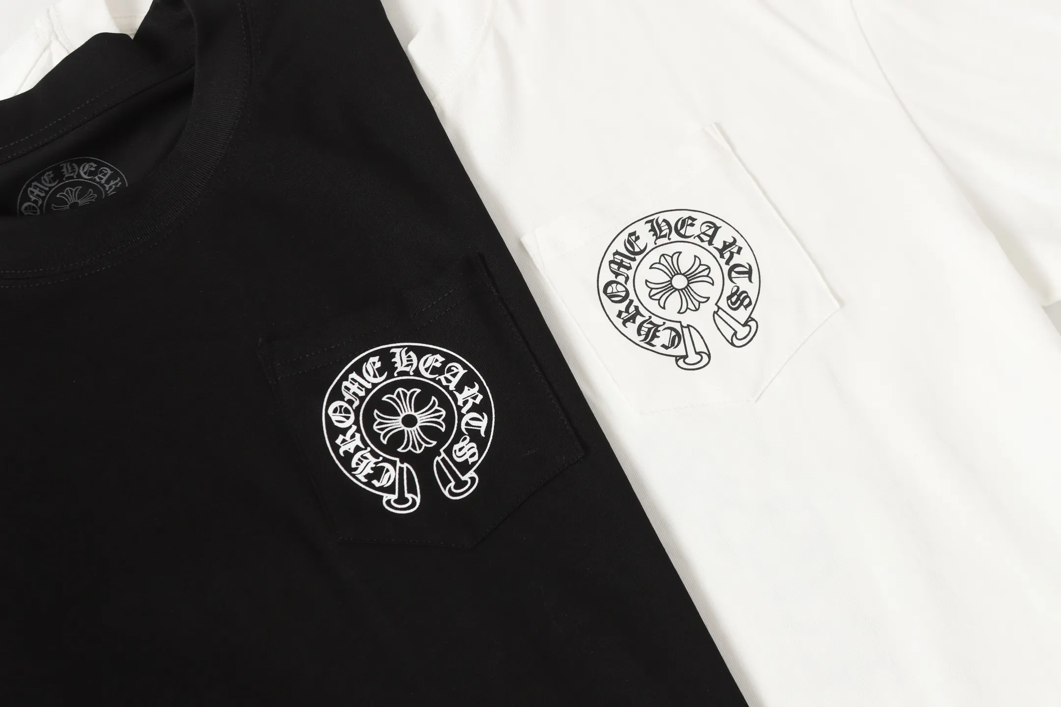 P140 2113 - Chrome Hearts/Chrome Hearts Hong Kong limited Sanskrit letter printed short-sleeved T-shirt - High weight, high density and high quality. The wool is soft, delicate and skin-friendly. It feels soft and silky. It has excellent warmth and skin-friendly properties. - Custom-woven and dyed, no color difference, no matter the fabric or workmanship details. Rolled over the ordinary version on the market -Colour: black white -Size: S M L XL